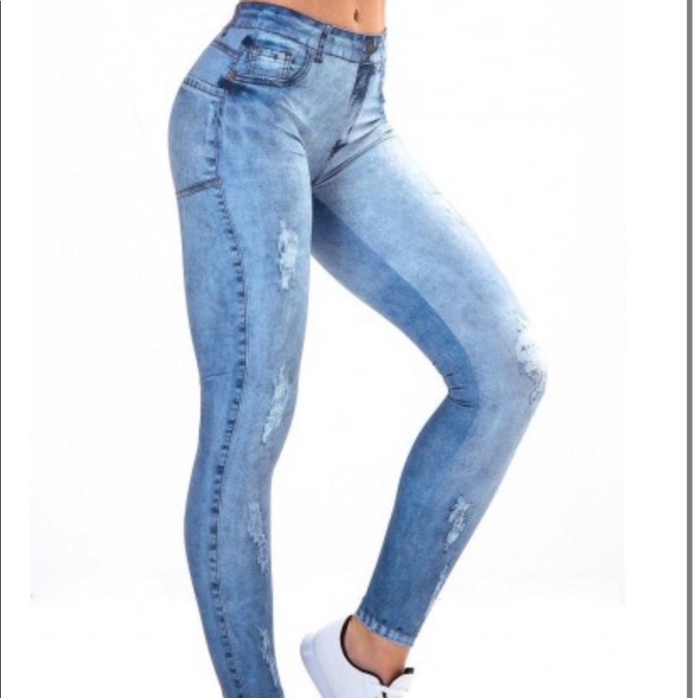 Leggings looks like jeans 😍